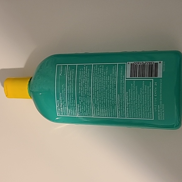 NO AD 30 SPF Sunscreen - Picture 4 of 4